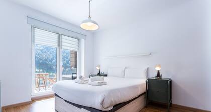 4-Person Apartment, 2 Bed, Arinsal, Parking Included