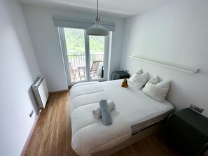 2 bedrooms, WiFi - 4-Person Apartment, 2 Bed, Arinsal, Parking Included (Arinsal)