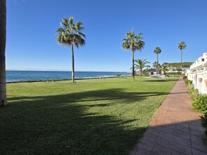 Property grounds - Beachfront apartment with terrace - 6 guests (Calahonda)