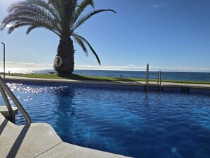 Pool - Beachfront apartment with terrace - 6 guests (Calahonda)