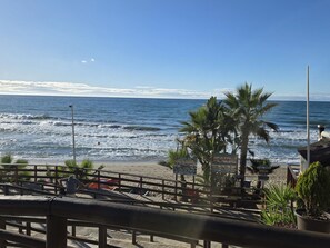 Beach - Beachfront apartment with terrace - 6 guests (Calahonda)