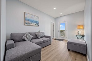 Smart TV - TS Island - Stunning 2nd row coastal home with ocean and sound views (North Topsail Beach)