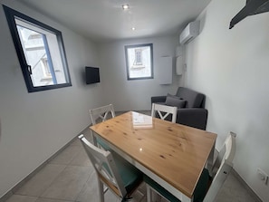 Dining - Charming quiet cottage near beach - 3 guests (Port-la-Nouvelle)