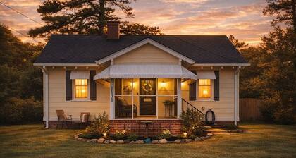 Cozy 2BR Home with Big Fenced Yard, Minutes to Masters & Medical District