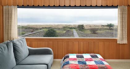 Delightful beach front house with ocean view relaxing getaway for quiet guests