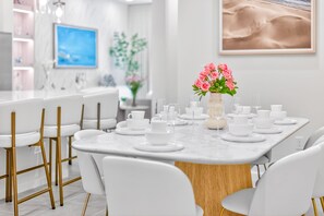 Dining - NEW 5BD/5BA Townhome near Seaworld (Orlando)