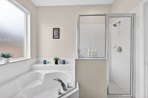 Shower, hair dryer, towels - Family Getaway: 6BR w/ Private Pool & Resort Access (Davenport)