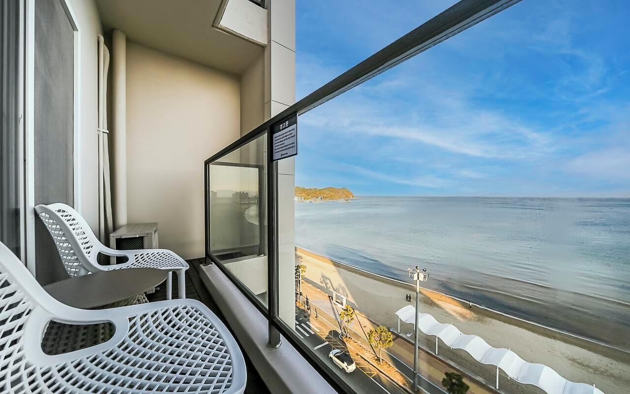 Dobbeltrom – superior, sjøutsikt | Overnattingsstedets uteområder