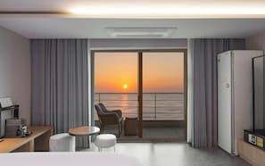Terrace Suite | Bộ đồ giường cao cấp, két bảo mật tại phòng