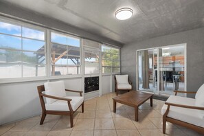 Interior - Sunny Stay Near St. Pete Beaches (Pinellas Park)