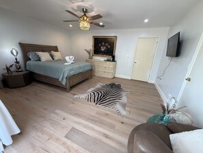 Room - Serene 1-bedroom Room in Ostrich Ranch estate with private Entrance in Sebring (Sebring)