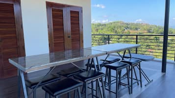 屋外ダイニングエリア