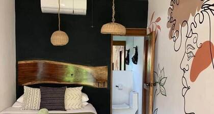 Mecca - Guaria Morada Room