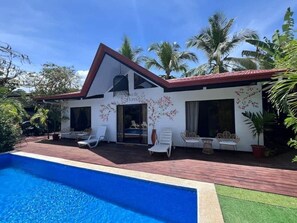 Pool - Welcome to Casa de Flores (Cahuita)