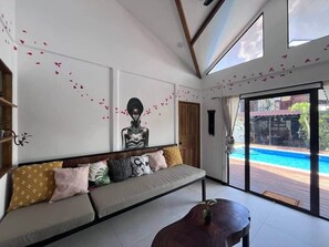 TV - Welcome to Casa de Flores (Cahuita)