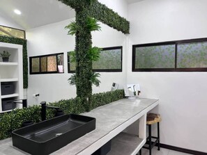 Interior - Welcome to Casa de Flores (Cahuita)