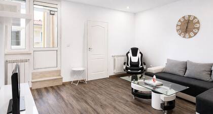 Modern Two-Bedroom Apartment - Heart of Sofia, Steps from Vitoshka