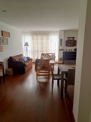 Modern 3-bedroom apartment with parking and elevator families, friends