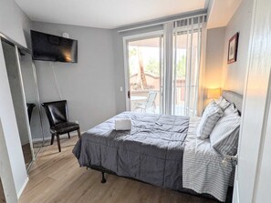 3 bedrooms, desk, iron/ironing board, WiFi - 3 bedroom Condo ground floor 14 minutes from strip (Las Vegas)
