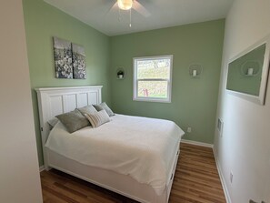 2 bedrooms, iron/ironing board, travel crib, free WiFi