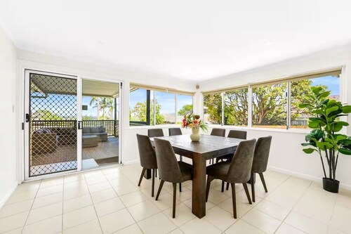 Heidelberg Mansion Retreat - With Pool