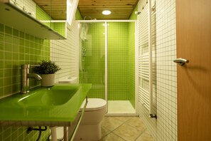 Bathroom - Ref. CANYET : Charming House in the Heart of l’Escala with Terrace and Air Conditioning (L'Escala)