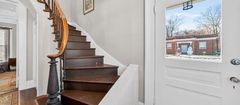 Unique 3-bed, 4-bath Home in Charming Clarksville MO