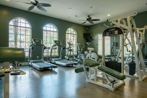 Fitness facility - Disney Area Condo w/ Pool View Family-Friendly. 2 Pools, Full Kitchen, washer/dryer and more! (Davenport)