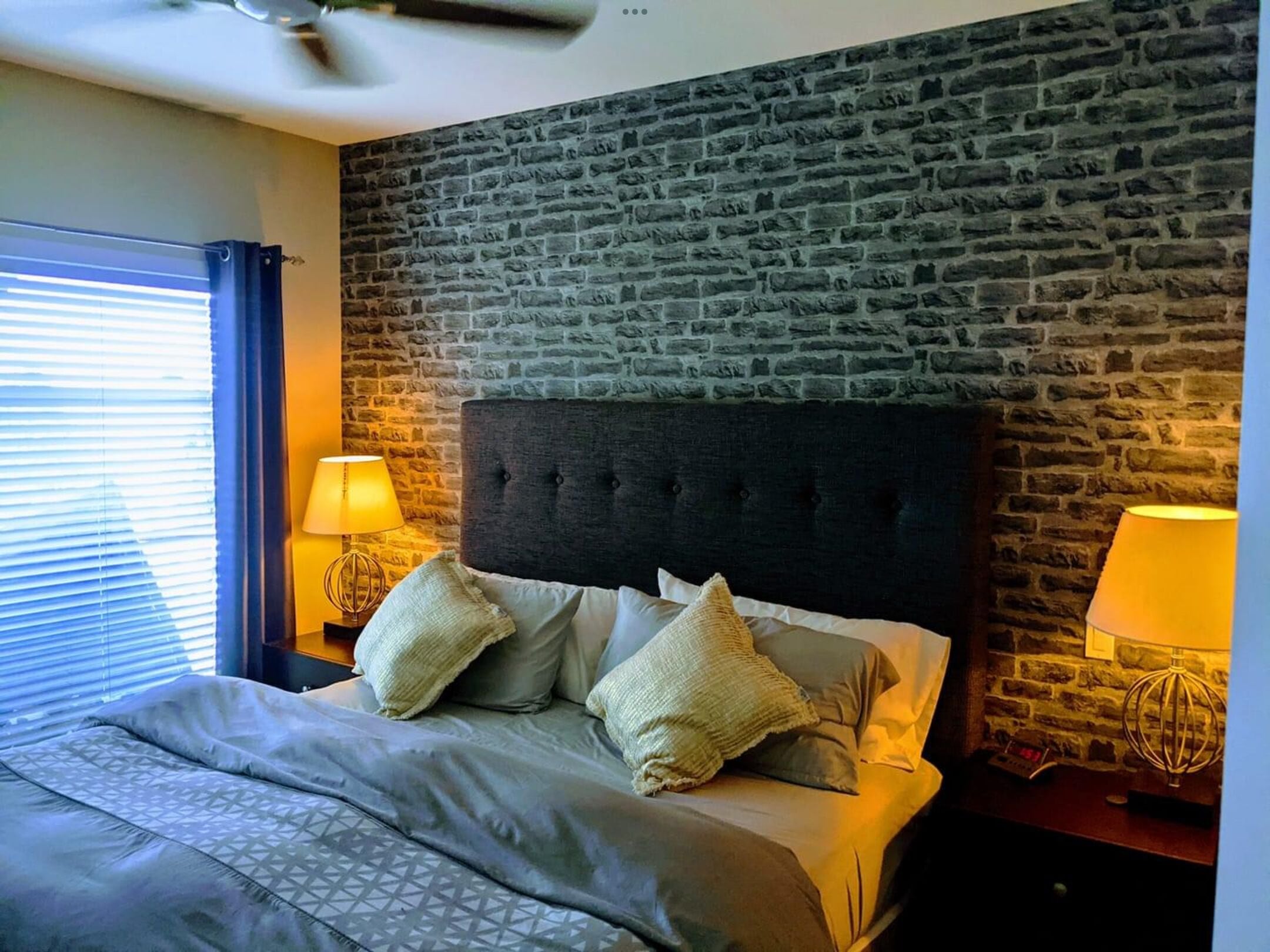 2 chambres, fer et planche à repasser, Wi-Fi, draps fournis