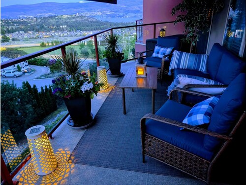 Corner Suite PenthouseCoppersky Sky West Kelowna