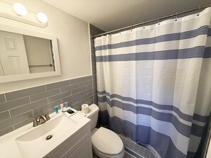 Shower, hair dryer - Venice Villas Studio – Gulf Side | Ground (Venice)