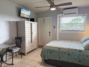 Room - Venice Villas Studio – Upper Level Poolside (Venice)