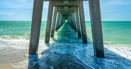 Venice Villas Studio – Upper Level Poolside