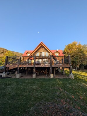 Exterior - Beautiful 3-bdrm mtn cabin in peaceful Midway-privacy, sauna, cold plunge, views (Midway)