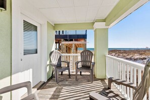 Property grounds - Sitt & Walk • New! 10 Steps to Beach • Gulf Views • Sleeps 8 (Gulf Shores)