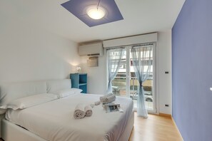 2 bedrooms, free WiFi, bed sheets - Clementines 50 Meters From Sea, Roquebrune-Cap-Martin, France (Roquebrune-Cap-Martin)