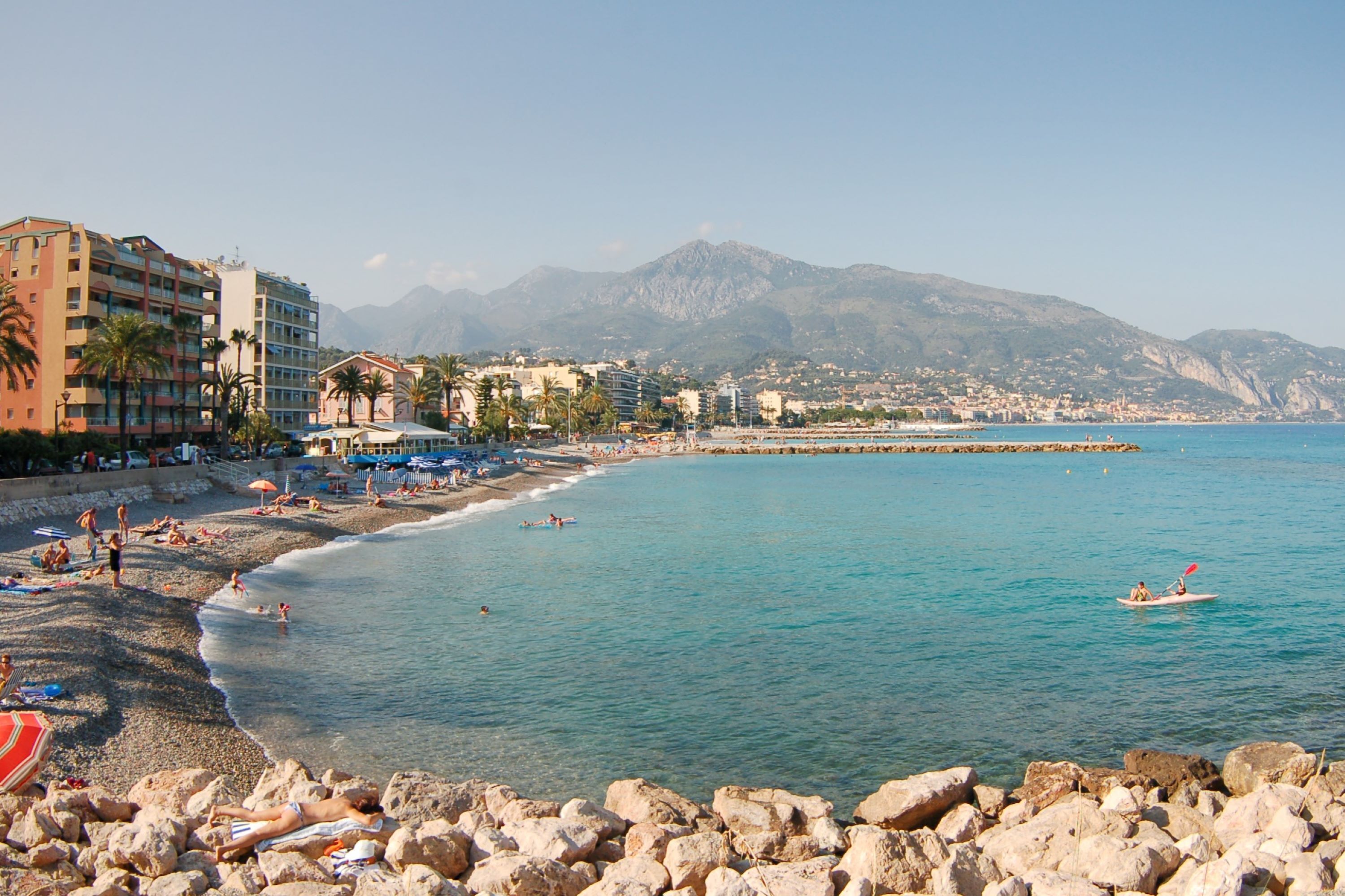 Una playa cerca