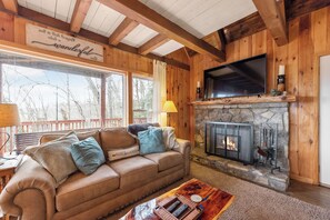 Smart TV, fireplace