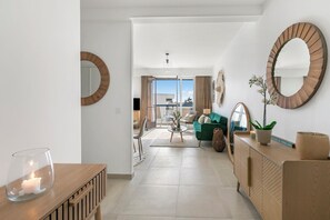 TV - Glamour Apartment - Near Beach, Juan les Pins, France (Juan les Pins)