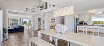 Beach House: Heated Pool, 2 Hot Tubs, Sleeps 21, Golf Cart, EV Charging