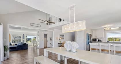 Beach House: Heated Pool, 2 Hot Tubs, Sleeps 21, Golf Cart, EV Charging