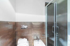 Shower, hair dryer, bidet, towels - Appartamento La Picozza, Sauze d'Oulx, Italy (Sauze d'Oulx)