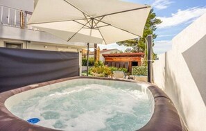 Bañera de hidromasaje exterior