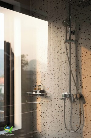 Dobbeltværelse - udsigt til have | Badeværelse