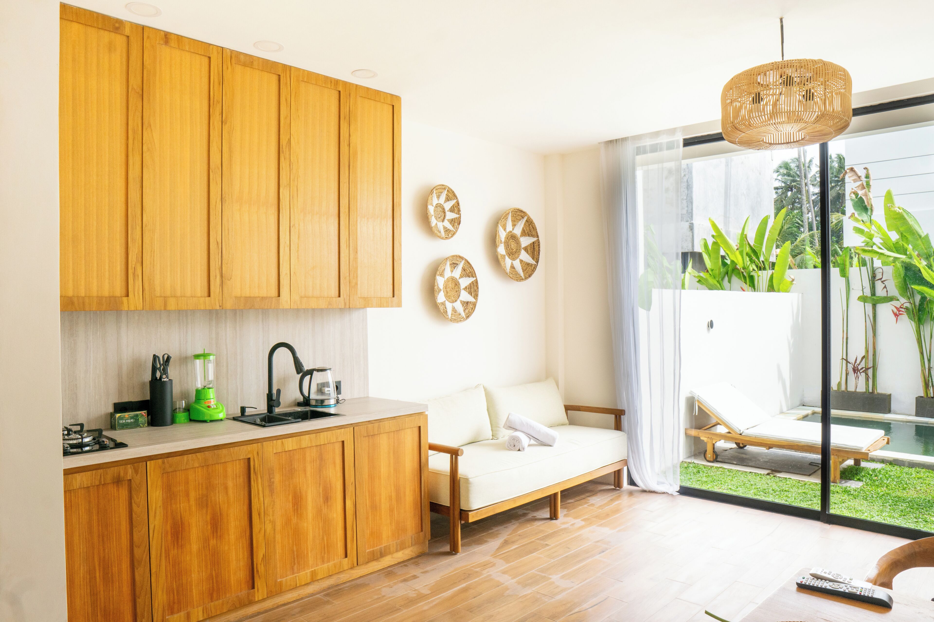 Apartamento Deluxe, patio, vistas al jardín | Interior