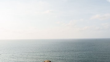 Deluxe Apartment, Sea View | Beach