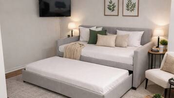 4 bedrooms, iron/ironing board, free WiFi, bed sheets