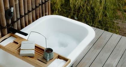 R&R Bus Retreat: Charles the white Bus