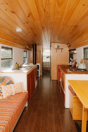 Fridge, stovetop