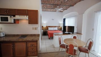 Basic Single Room, Pool View